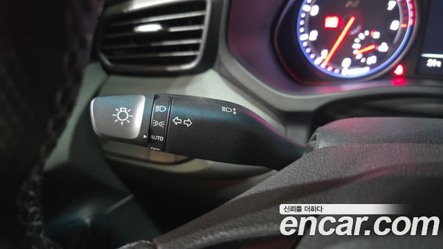 Hyundai Veloster 2019 — photo 29
