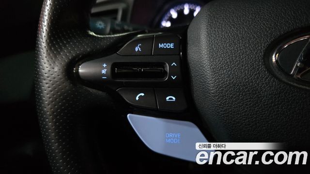 Hyundai Veloster 2019 — photo 31