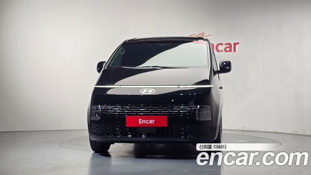 Hyundai Staria 2025 — photo 3