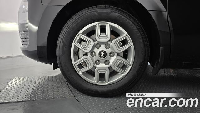 Hyundai Staria 2025 — photo 5