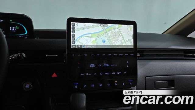 Hyundai Staria 2025 — photo 19