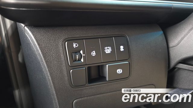 Hyundai Staria 2025 — photo 22