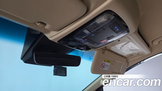 Hyundai Staria 2025 — photo 23