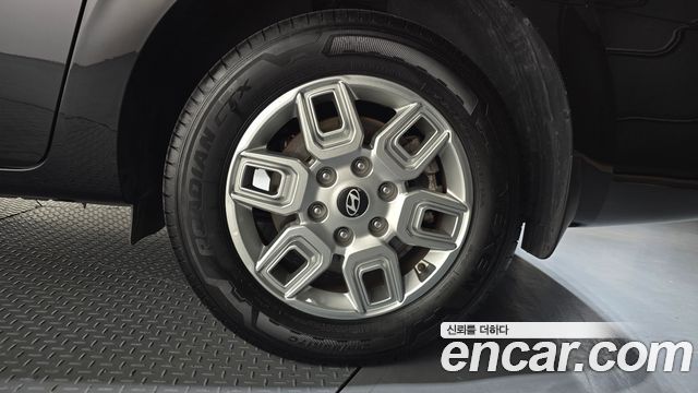Hyundai Staria 2025 — photo 7