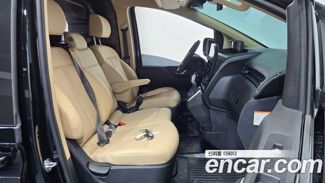 Hyundai Staria 2025 — photo 16