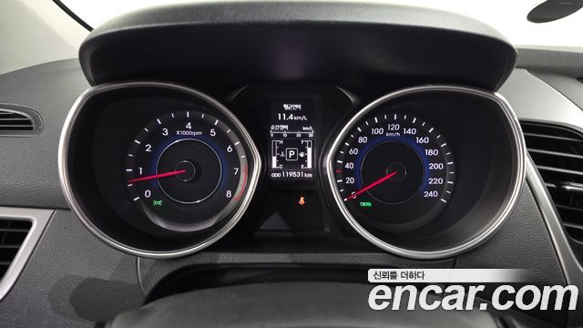 Hyundai AVANTE 2014 — photo 11