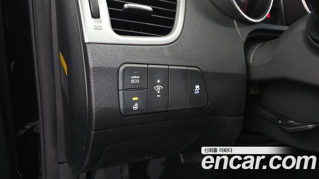 Hyundai AVANTE 2014 — photo 25