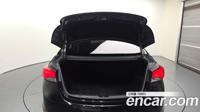 Hyundai AVANTE 2014 — photo 26