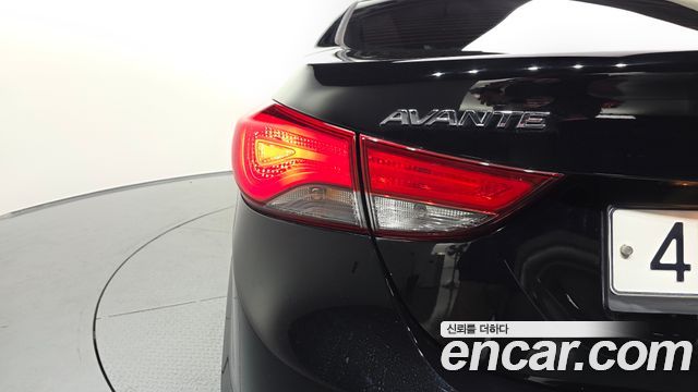 Hyundai AVANTE 2014 — photo 9