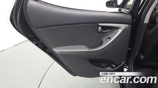 Hyundai AVANTE 2014 — photo 15