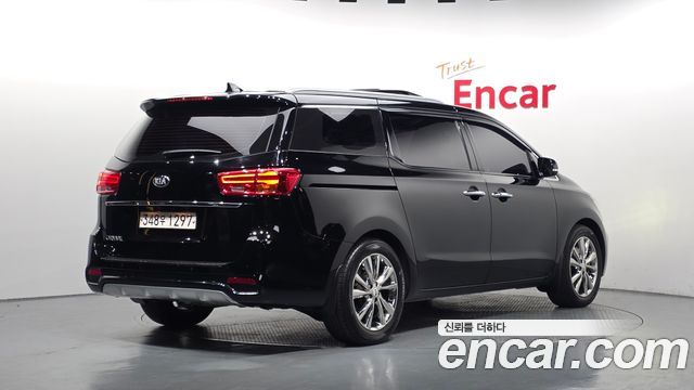 Kia Canival 2019 — photo 2