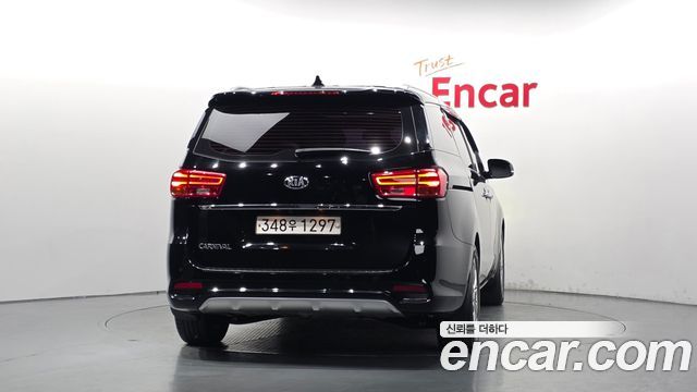 Kia Canival 2019 — photo 4
