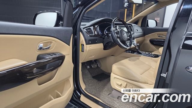 Kia Canival 2019 — photo 13