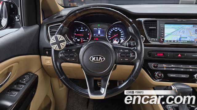 Kia Canival 2019 — photo 21