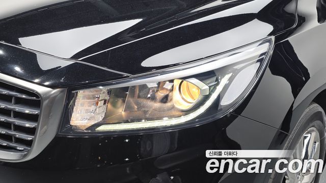Kia Canival 2019 — photo 8
