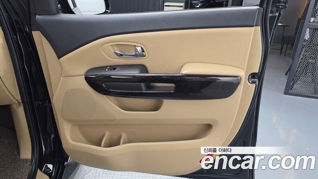 Kia Canival 2019 — photo 15