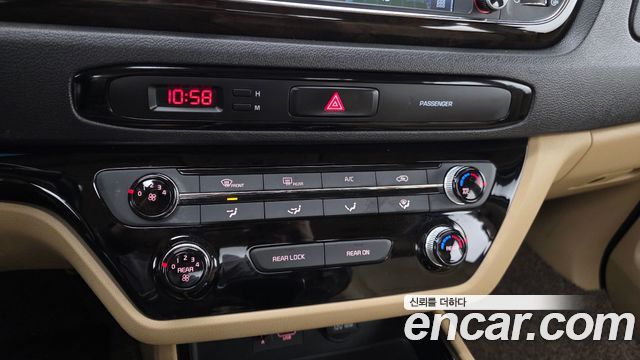 Kia Canival 2019 — photo 32