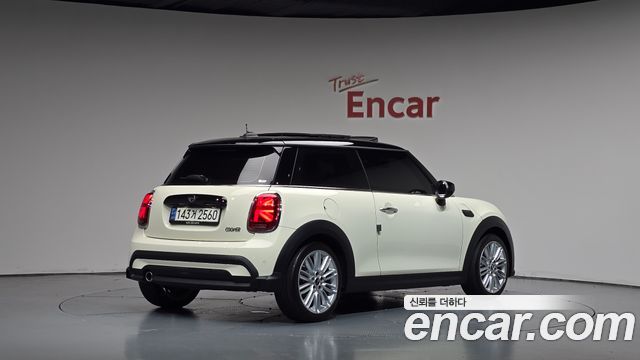 Mini Cooper 2022 — photo 2