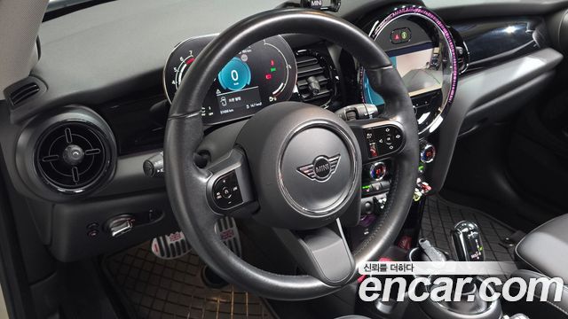 Mini Cooper 2022 — photo 19