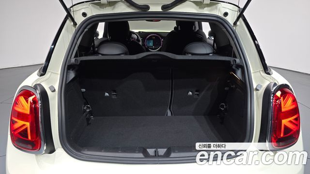Mini Cooper 2022 — photo 25