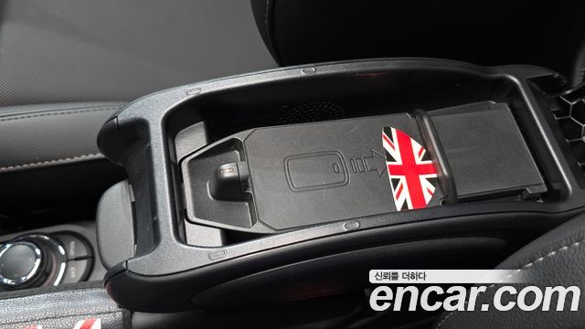 Mini Cooper 2022 — photo 26