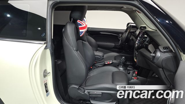 Mini Cooper 2022 — photo 16