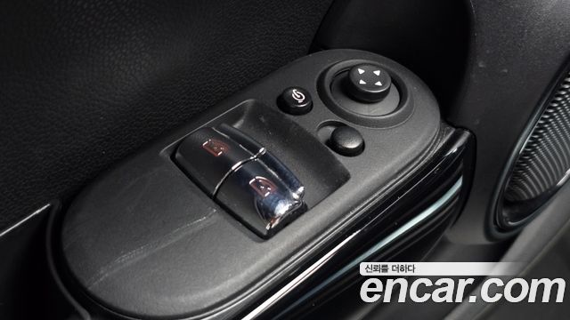 Mini Cooper 2022 — photo 30
