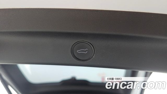 Tesla Model Y 2024 — photo 37