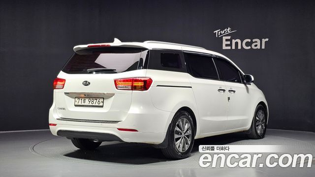 Kia Canival 2018 — photo 2