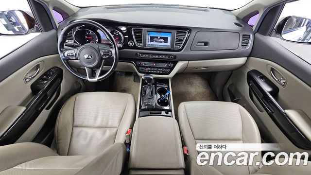 Kia Canival 2018 — photo 10