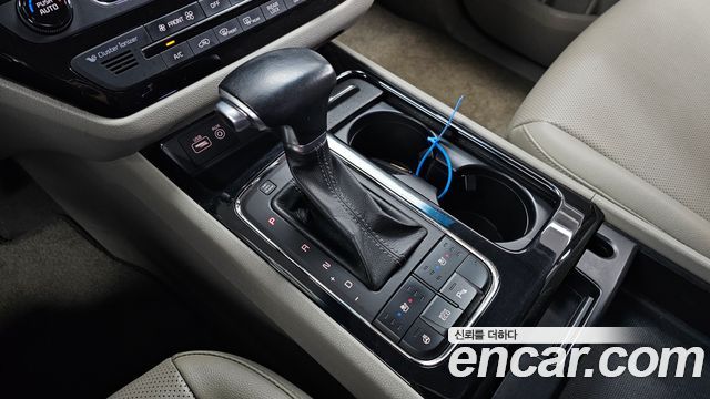 Kia Canival 2018 — photo 12