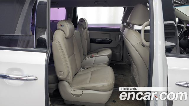 Kia Canival 2018 — photo 18