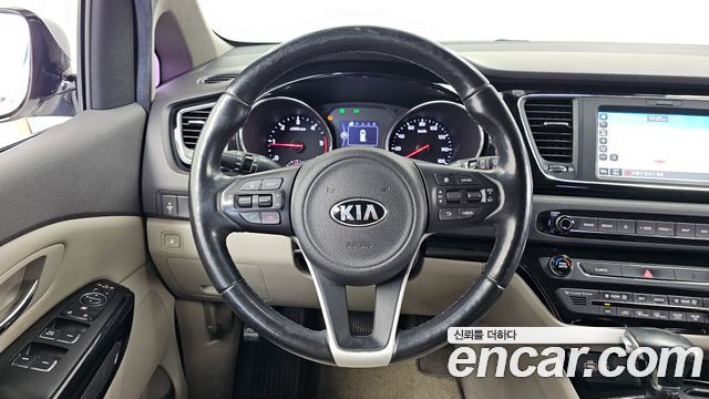 Kia Canival 2018 — photo 19