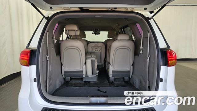Kia Canival 2018 — photo 26