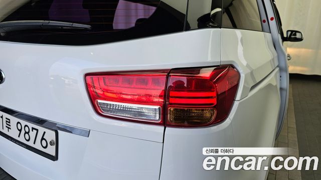 Kia Canival 2018 — photo 9