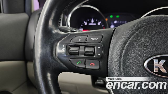 Kia Canival 2018 — photo 27