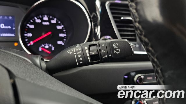 Kia Canival 2018 — photo 37