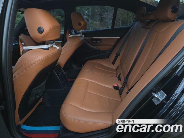 BMW 3-Series 2018 — photo 8