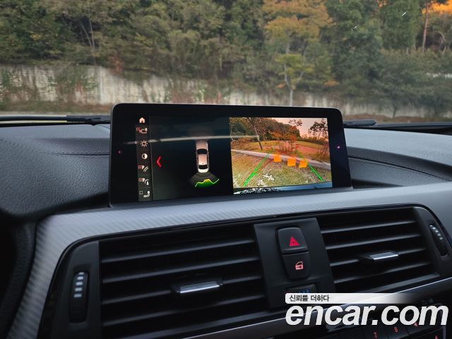 BMW 3-Series 2018 — photo 12