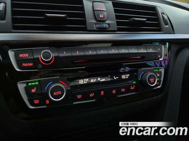 BMW 3-Series 2018 — photo 17