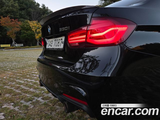 BMW 3-Series 2018 — photo 19