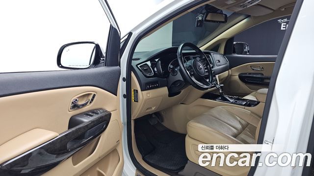 Kia Canival 2019 — photo 10