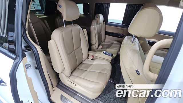 Kia Canival 2019 — photo 11