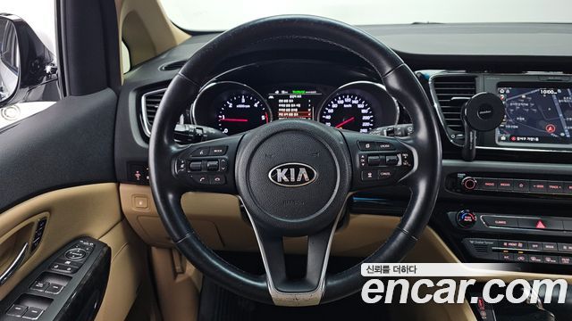Kia Canival 2019 — photo 14