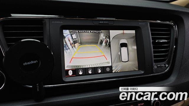 Kia Canival 2019 — photo 16