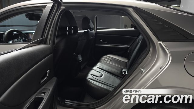 Hyundai AVANTE 2021 — photo 17
