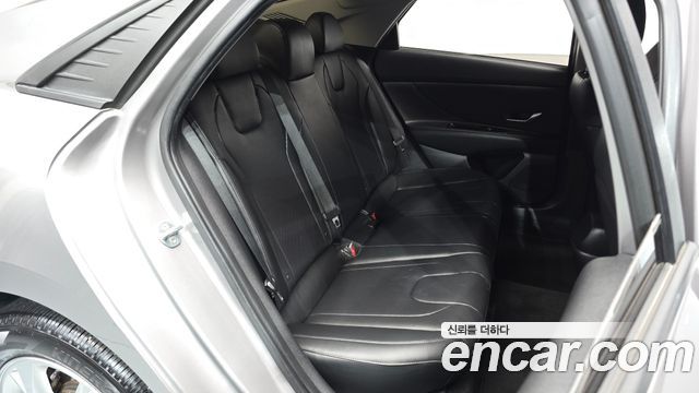 Hyundai AVANTE 2021 — photo 18