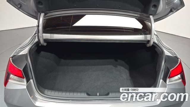 Hyundai AVANTE 2021 — photo 25