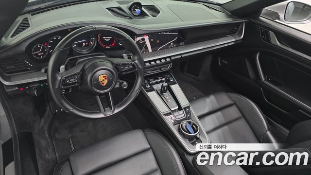 Porsche 911 2021 — photo 10