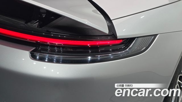 Porsche 911 2021 — photo 9